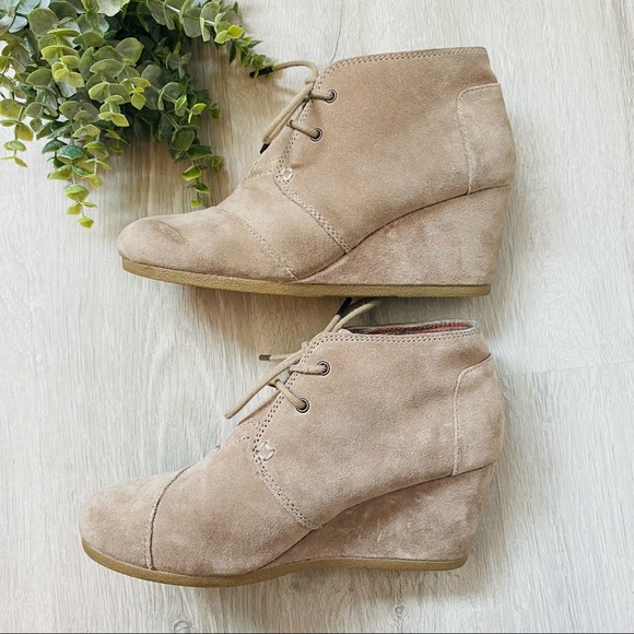 Toms Suede Desert Wedge Lace Up Booties Tan Sz 8 - Picture 3 of 11
